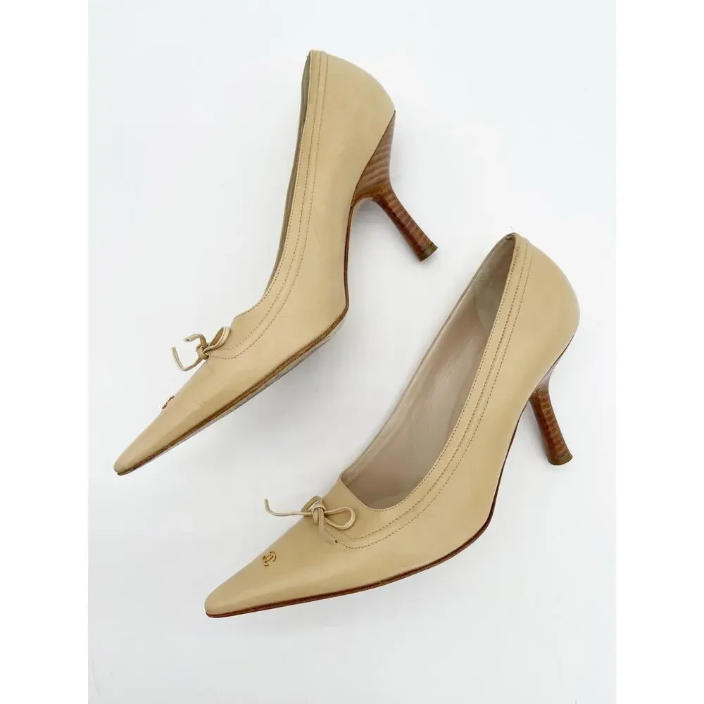 Chanel Vintage Retro Beige Leather Bow CC Logo Pointed Toe Heels Pumps EU 39